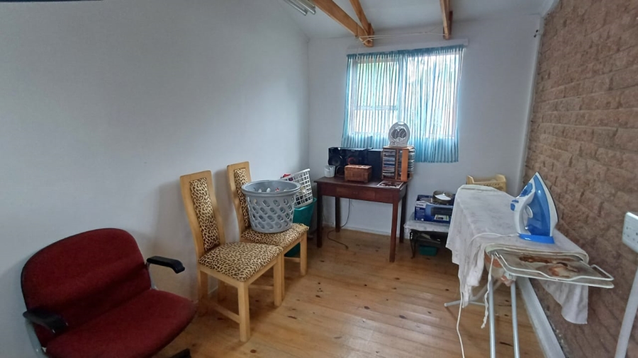 5 Bedroom Property for Sale in Vanes Estate Eastern Cape